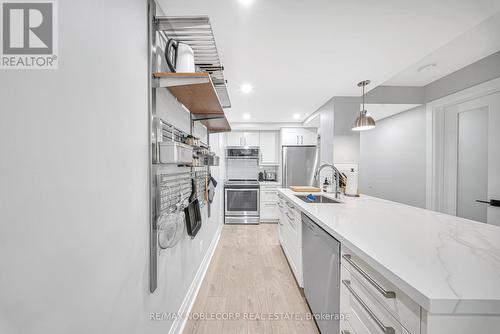 208 - 1050 The Queensway, Toronto (Islington-City Centre West), ON - Indoor Photo Showing Kitchen