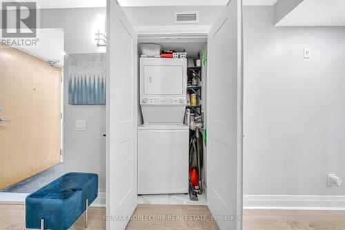 208 - 1050 The Queensway, Toronto (Islington-City Centre West), ON - Indoor Photo Showing Laundry Room