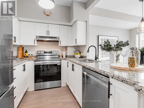 917 - 39 Parliament Street, Toronto (Waterfront Communities), ON - Indoor Photo Showing Kitchen With Double Sink With Upgraded Kitchen