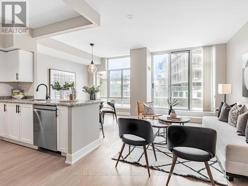 917 - 39 Parliament Street, Toronto (Waterfront Communities), ON - Indoor Photo Showing Kitchen With Upgraded Kitchen