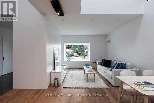 33 Graylee Avenue, Toronto (Eglinton East), ON - Indoor Photo Showing Living Room