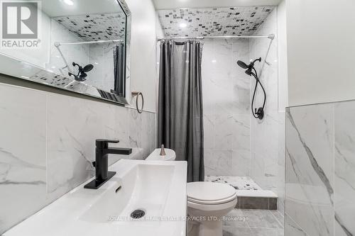 31 Tyndall Avenue, Toronto (South Parkdale), ON - Indoor Photo Showing Bathroom