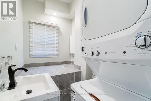 31 Tyndall Avenue, Toronto (South Parkdale), ON - Indoor Photo Showing Laundry Room