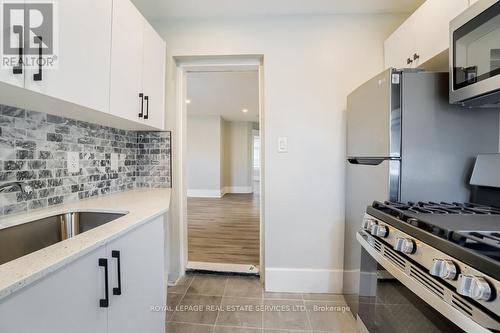 31 Tyndall Avenue, Toronto (South Parkdale), ON - Indoor Photo Showing Kitchen