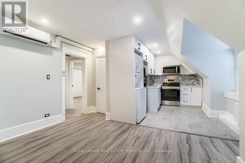 31 Tyndall Avenue, Toronto (South Parkdale), ON - Indoor Photo Showing Kitchen