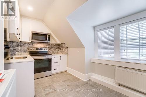 31 Tyndall Avenue, Toronto (South Parkdale), ON - Indoor Photo Showing Kitchen