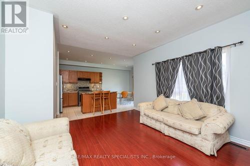 5507 Longford Drive, Mississauga (Churchill Meadows), ON - Indoor Photo Showing Living Room