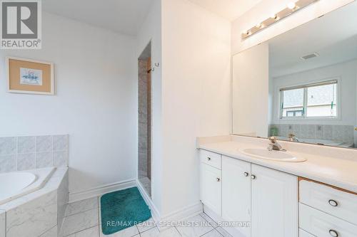 5507 Longford Drive, Mississauga, ON - Indoor Photo Showing Bathroom