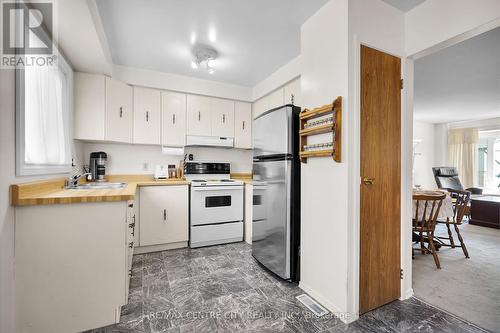 119 - 320 Westminster Avenue, London, ON - Indoor Photo Showing Kitchen