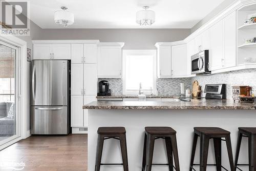 86 Chaffey Township Road, Huntsville, ON - Indoor Photo Showing Kitchen With Upgraded Kitchen