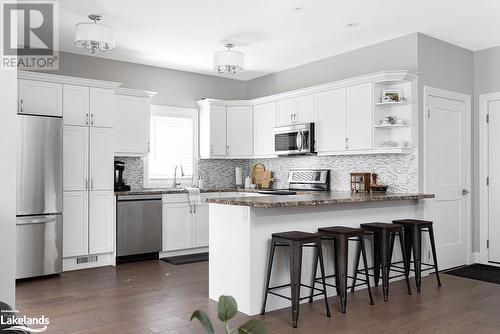 86 Chaffey Township Road, Huntsville, ON - Indoor Photo Showing Kitchen With Upgraded Kitchen