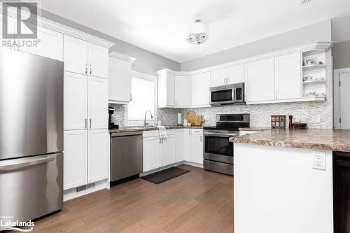 86 Chaffey Township Road, Huntsville, ON - Indoor Photo Showing Kitchen