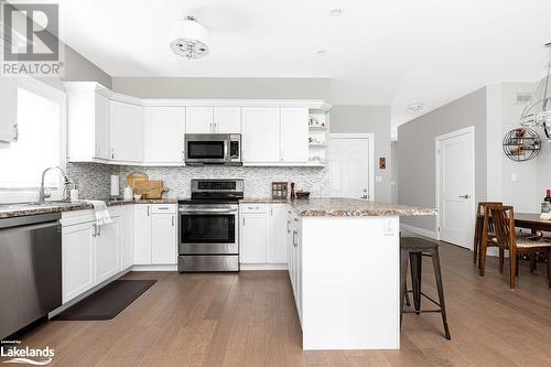 86 Chaffey Township Road, Huntsville, ON - Indoor Photo Showing Kitchen With Upgraded Kitchen