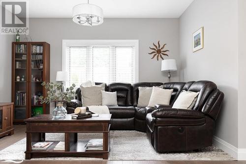 86 Chaffey Township Road, Huntsville, ON - Indoor Photo Showing Living Room