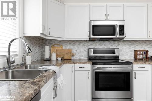 86 Chaffey Township Road, Huntsville, ON - Indoor Photo Showing Kitchen With Double Sink With Upgraded Kitchen