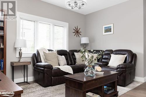 86 Chaffey Township Road, Huntsville, ON - Indoor Photo Showing Living Room