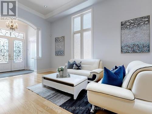 86 Barletta Drive, Vaughan, ON - Indoor Photo Showing Living Room