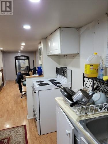 374 Pine Street, Sudbury, ON - Indoor Photo Showing Kitchen