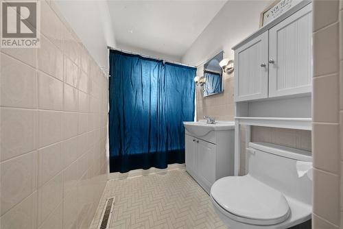 10 Thomas Street, Coniston, ON - Indoor Photo Showing Bathroom