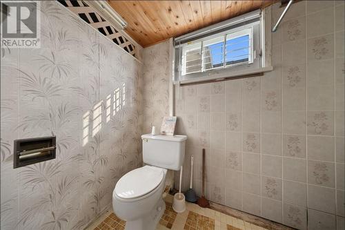 10 Thomas Street, Coniston, ON - Indoor Photo Showing Bathroom