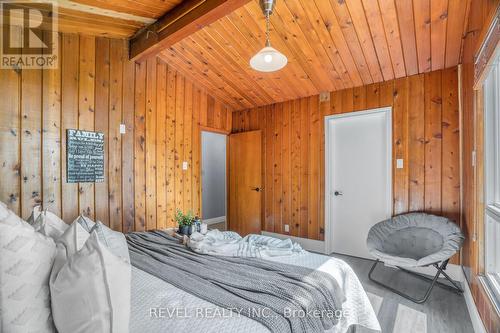 228 O'Reilly Lane, Kawartha Lakes, ON - Indoor Photo Showing Bedroom