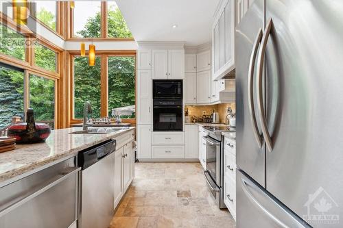 37 Revol Road, Ottawa, ON - Indoor Photo Showing Kitchen With Upgraded Kitchen