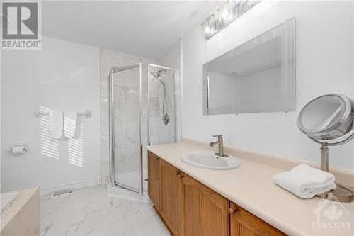 4 Piece Primary Ensuite - 7 Vermont Avenue, Ottawa, ON - Indoor Photo Showing Bathroom