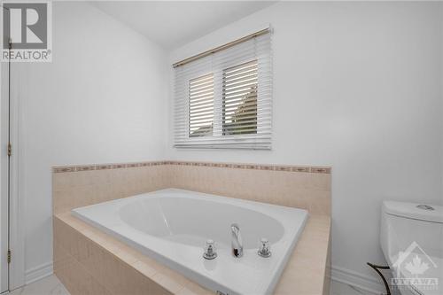 Primary Ensuite Soaker Tub - 7 Vermont Avenue, Ottawa, ON - Indoor Photo Showing Bathroom