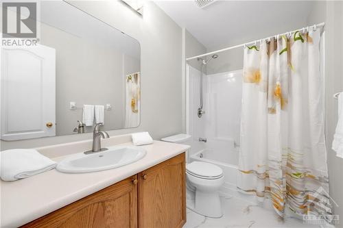 3 Piece Main Bathroom - 7 Vermont Avenue, Ottawa, ON - Indoor Photo Showing Bathroom