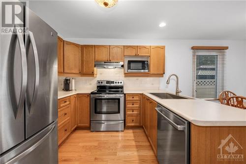 Kitchen - 7 Vermont Avenue, Ottawa, ON - Indoor Photo Showing Kitchen