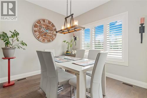 868 Manhattan Drive, Sarnia, ON - Indoor Photo Showing Dining Room