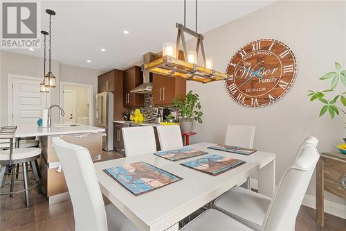 868 Manhattan Drive, Sarnia, ON - Indoor Photo Showing Dining Room