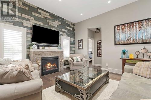 868 Manhattan Drive, Sarnia, ON - Indoor Photo Showing Living Room With Fireplace