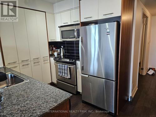 1005 - 1 Valhalla Inn Road W, Toronto (Islington-City Centre West), ON - Indoor Photo Showing Kitchen With Stainless Steel Kitchen