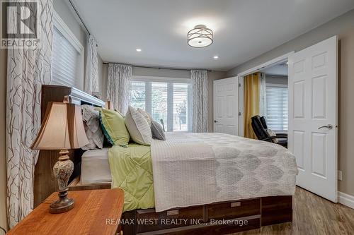 31 Wispi Shore Road, Kawartha Lakes, ON - Indoor Photo Showing Bedroom