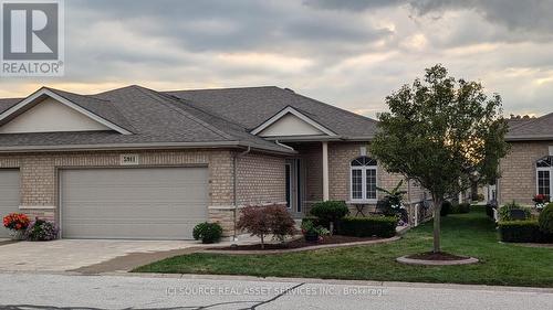 5911 Ballantrae Crescent, Windsor, ON - Outdoor With Facade