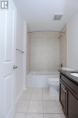 secondary bathroom - 1008 - 1030 Coronation Drive, London, ON - Indoor Photo Showing Bathroom