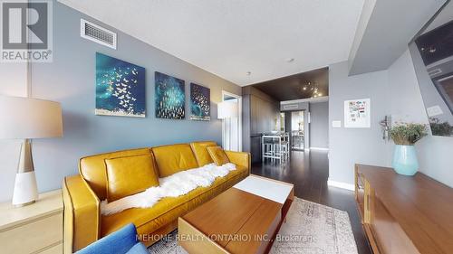 1902 - 15 Iceboat Terrace, Toronto, ON - Indoor Photo Showing Living Room