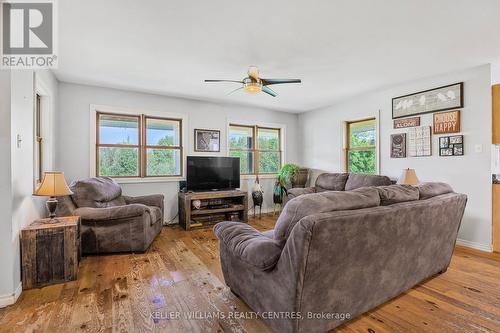 2400 County Road 46, Kawartha Lakes, ON - Indoor Photo Showing Living Room