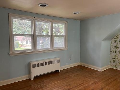 6648 Dunn Street, Niagara Falls, ON - Indoor Photo Showing Other Room