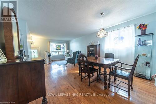 6442 Taylor Street, Niagara Falls, ON - Indoor Photo Showing Dining Room