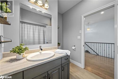 132 Cherrywood Parkway, Napanee, ON - Indoor Photo Showing Bathroom