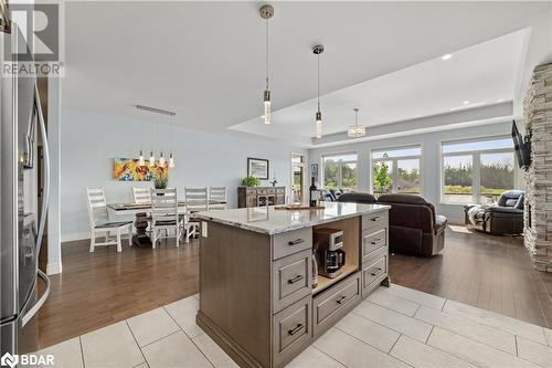 132 Cherrywood Parkway, Napanee, ON - Indoor Photo Showing Kitchen With Upgraded Kitchen