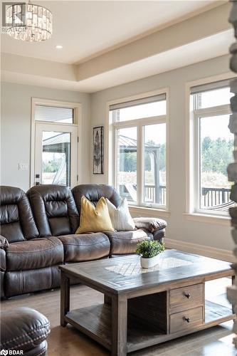 132 Cherrywood Parkway, Napanee, ON - Indoor Photo Showing Living Room