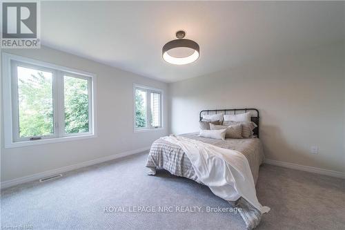 A - 427 Vine Street, Niagara Falls, ON - Indoor Photo Showing Bedroom