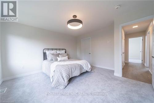 A - 427 Vine Street, Niagara Falls, ON - Indoor Photo Showing Bedroom