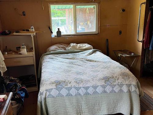 640 Clearwater Village Road, Clearwater, BC - Indoor Photo Showing Bedroom