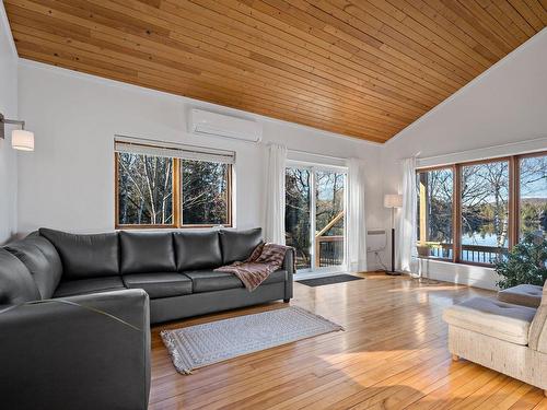 Living room - 366 Ch. Du Lac-Chaud, La Macaza, QC - Indoor Photo Showing Living Room