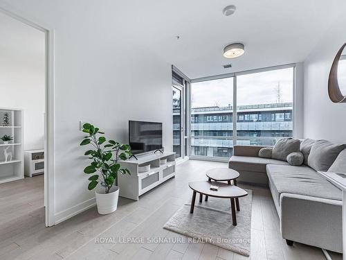 S413-455 Front St E, Toronto, ON - Indoor Photo Showing Living Room