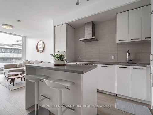 S413-455 Front St E, Toronto, ON - Indoor Photo Showing Kitchen With Upgraded Kitchen